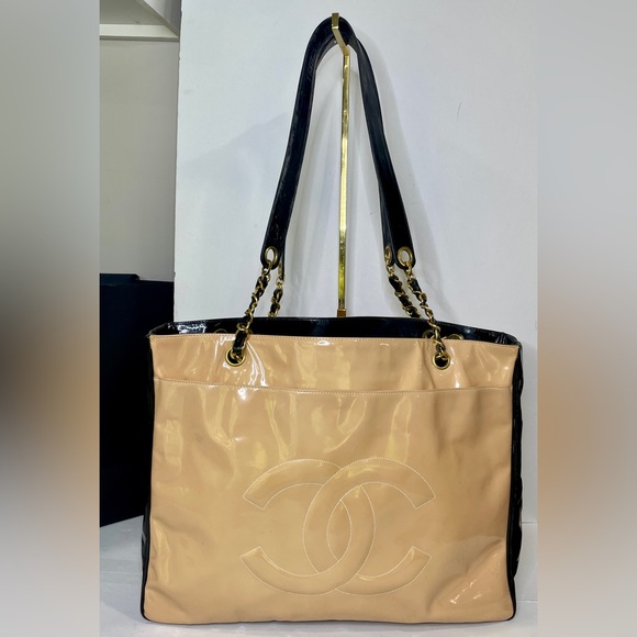 CHANEL Rare Coco Mark Chain Tote bag - Picture 3 of 17